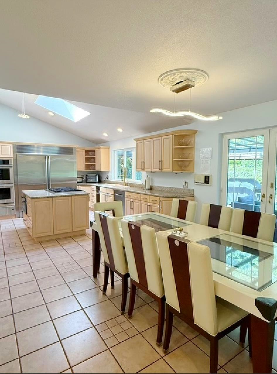 4501A Woodgreen Drive, West Vancouver, BC, V7S 2T8 - 3