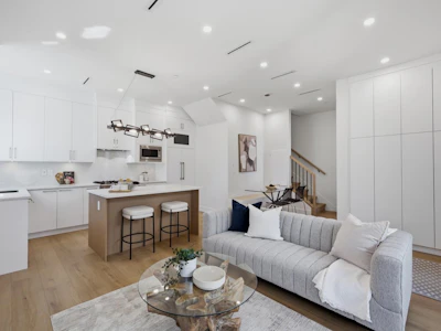 3016 E 19th Avenue - 5