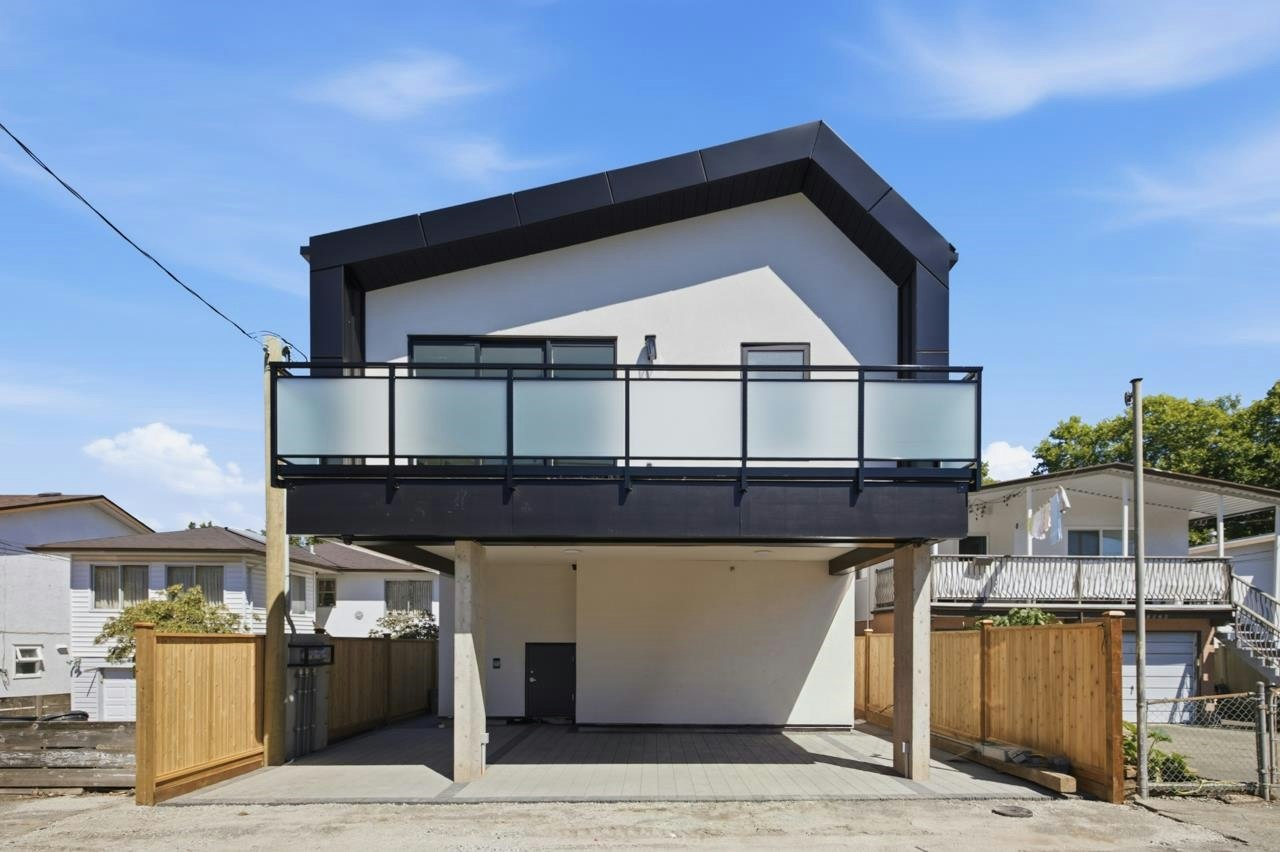 3016 E 19th Avenue, Vancouver, BC, V5M 2S9 - 26