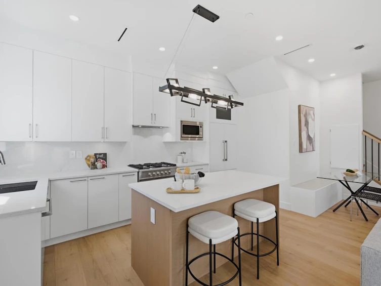 3016 E 19th Avenue, Vancouver, BC, V5M 2S9 - 11