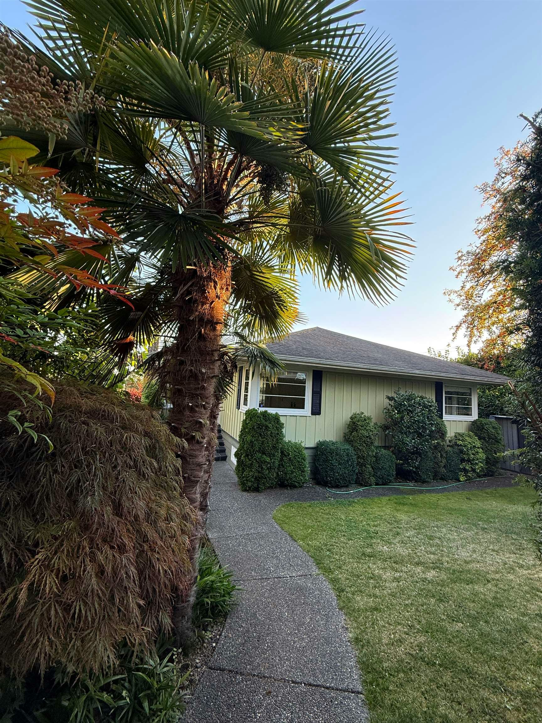 1086 Mathers Avenue, West Vancouver, BC, V7T 2G2