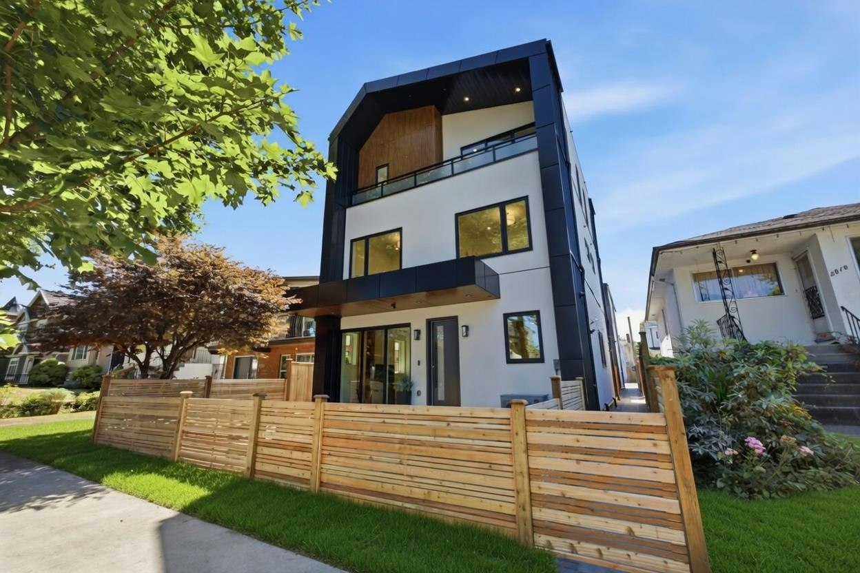 1-3018 E 19th Avenue, Vancouver, BC, V5M 2S9