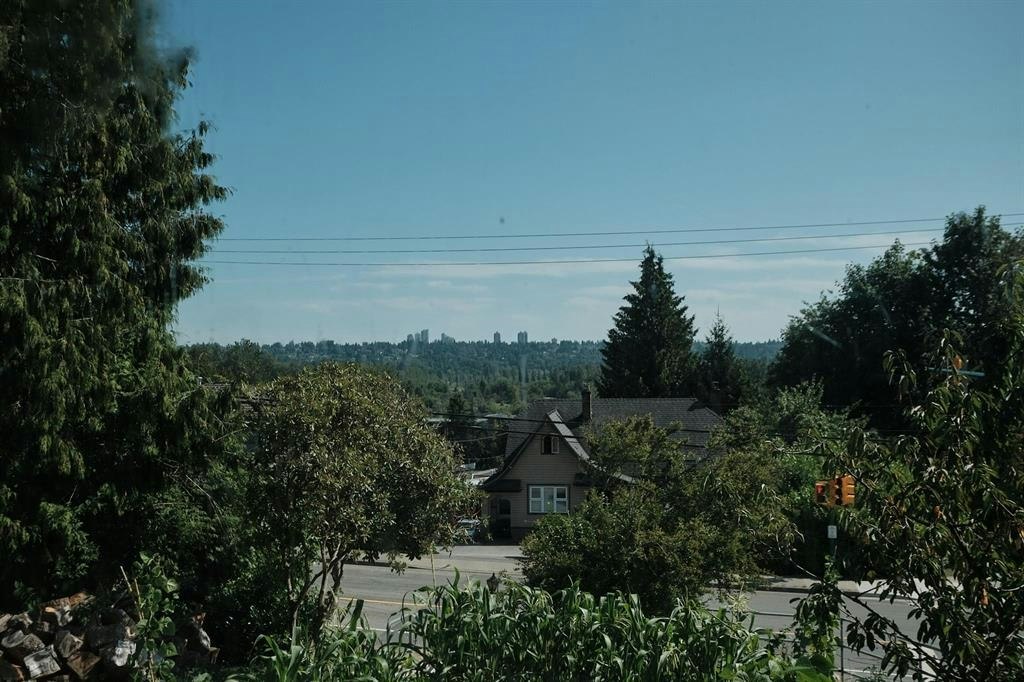 Upper-6717 Broadway, Burnaby, BC, V5B 2Y7 - 12