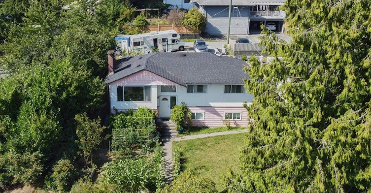 Upper-6717 Broadway, Burnaby, BC, V5B 2Y7 - 13