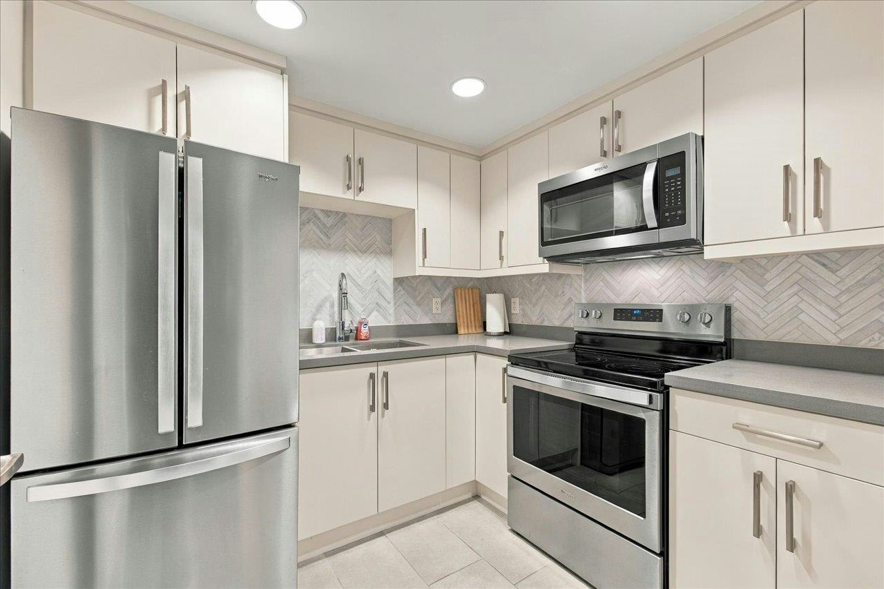 313-14550 Winter Crescent, Surrey, BC, V4P 0G4 - 29
