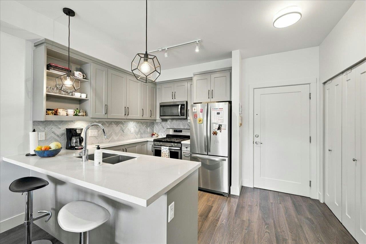313-14550 Winter Crescent, Surrey, BC, V4P 0G4 - 12