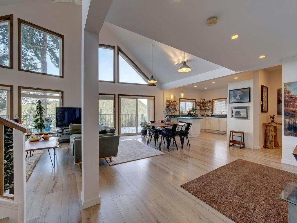 5280 Cecil Hill Road, Pender Harbour Egmont, BC, V0N 2H1 - 18