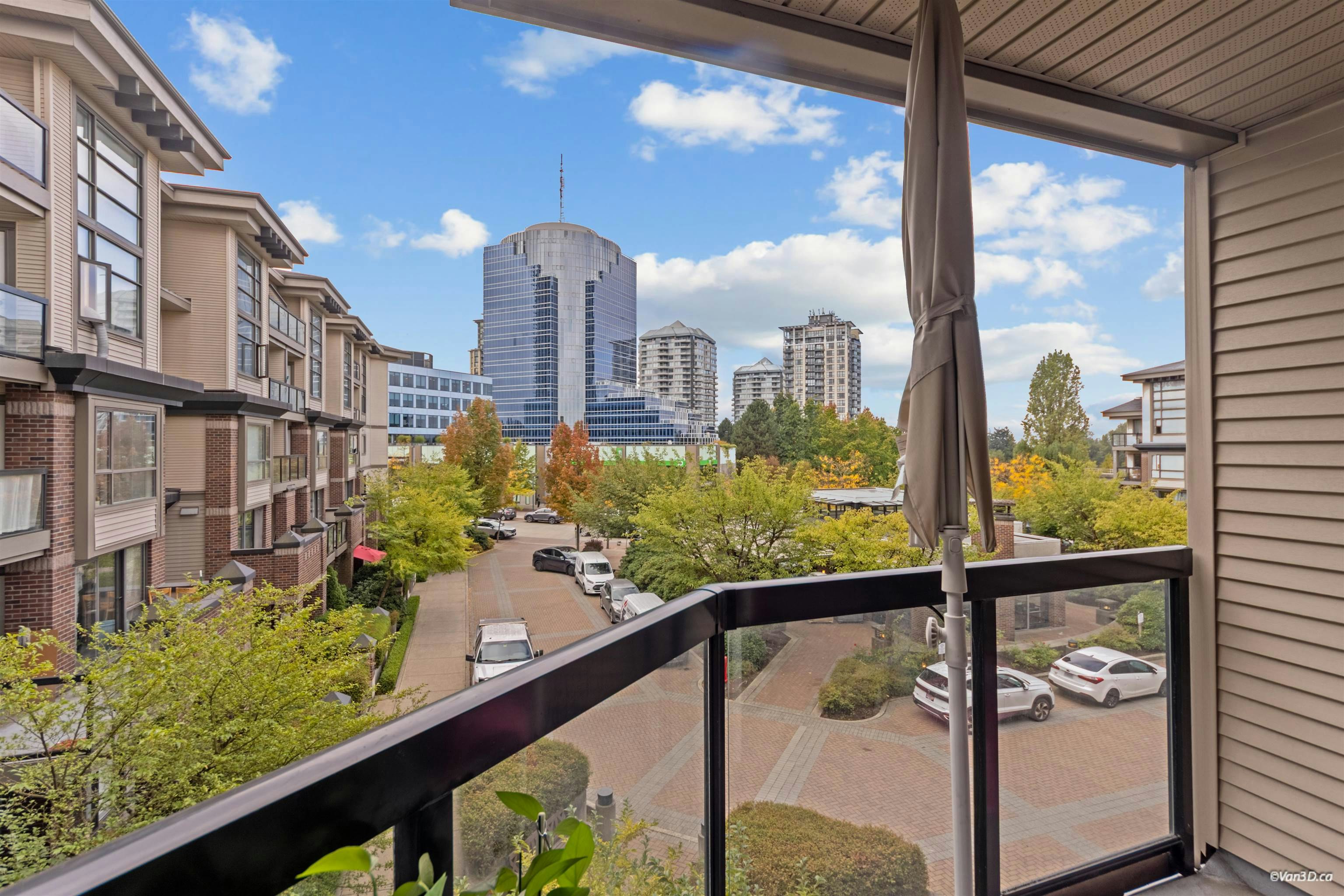 329-10838 City Parkway, Surrey, BC, V3T 5X9