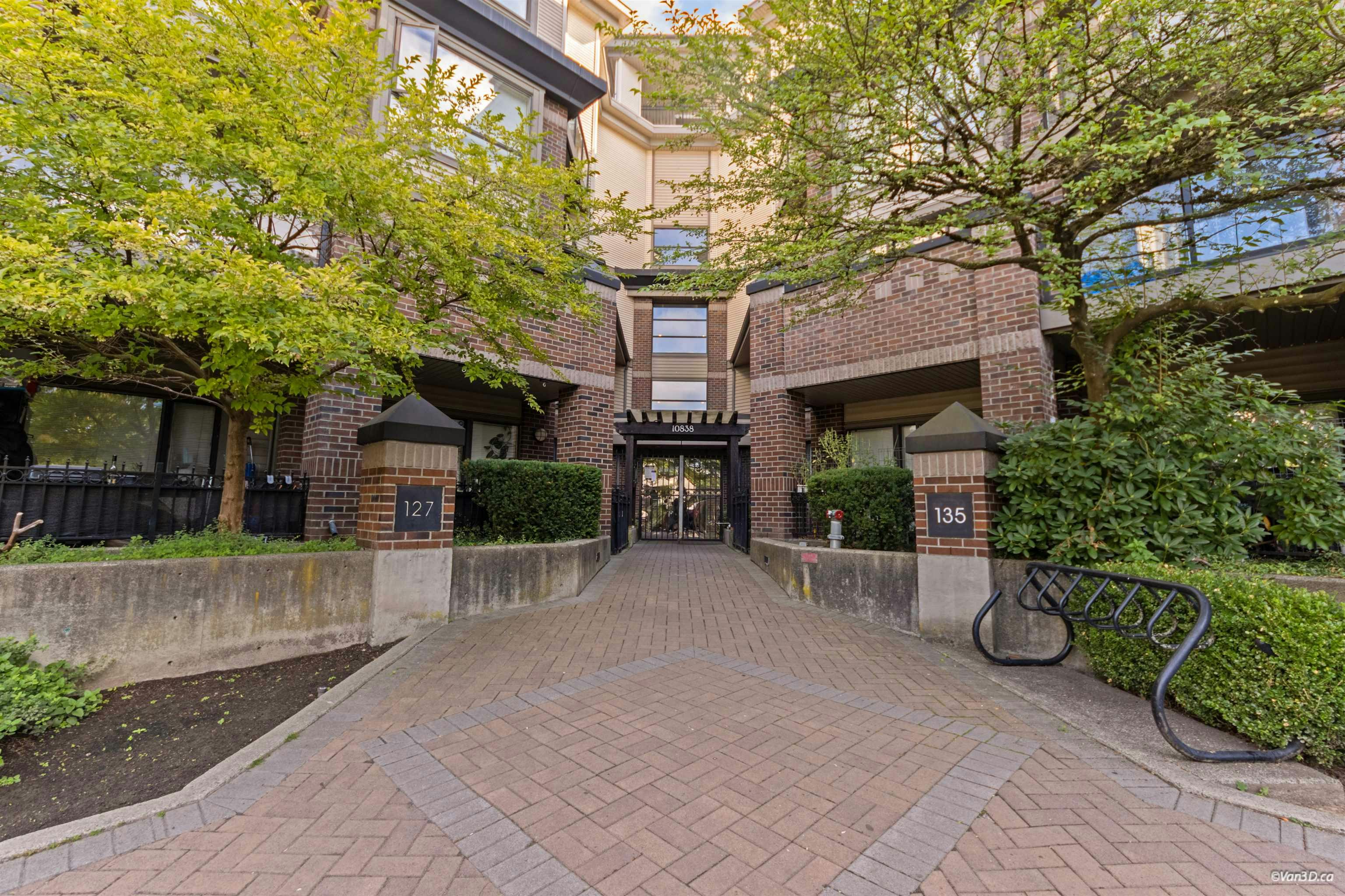 329-10838 City Parkway - 3