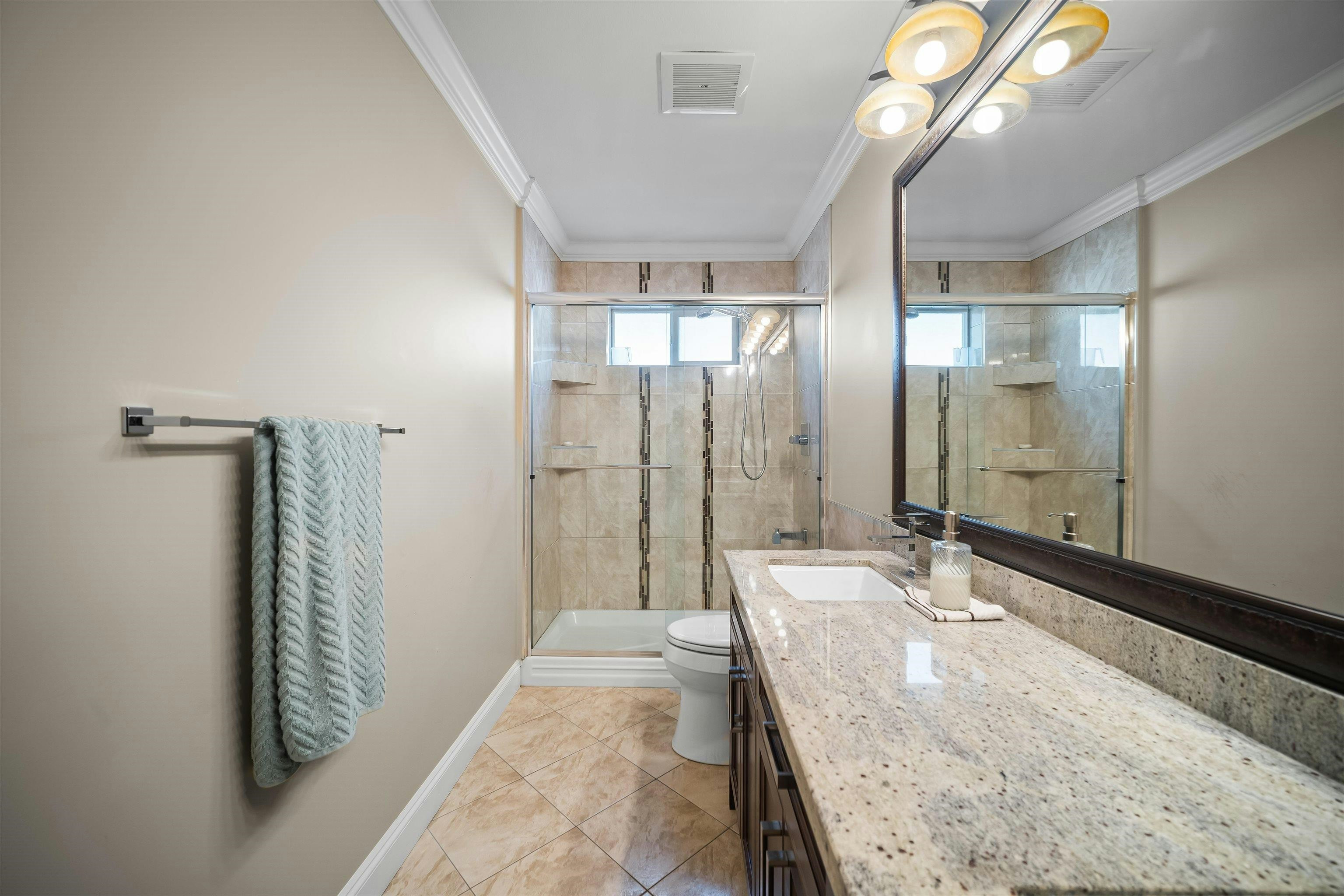 2343 Merlot Boulevard, Abbotsford, BC, V4X 0A6 - 24
