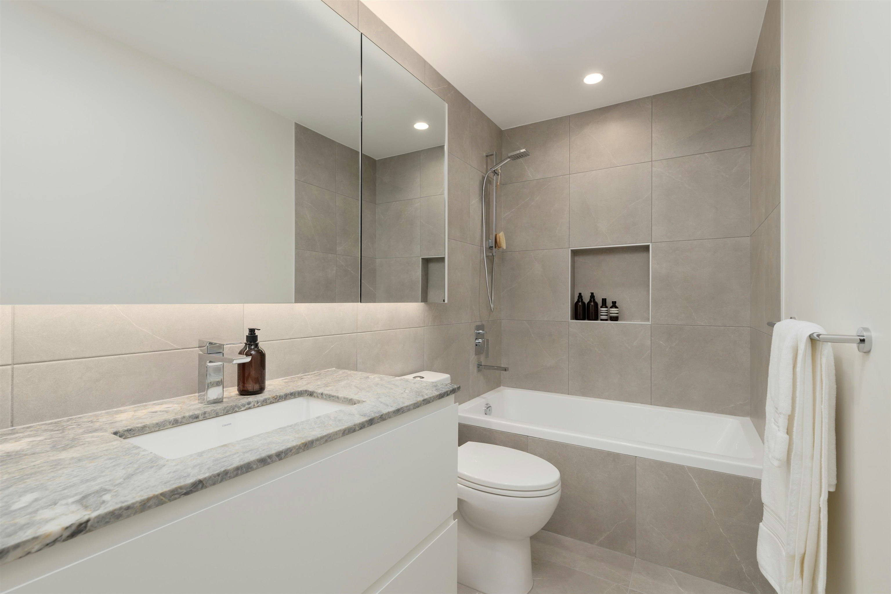 1509-1175 Pinetree Way, Coquitlam, BC - 5