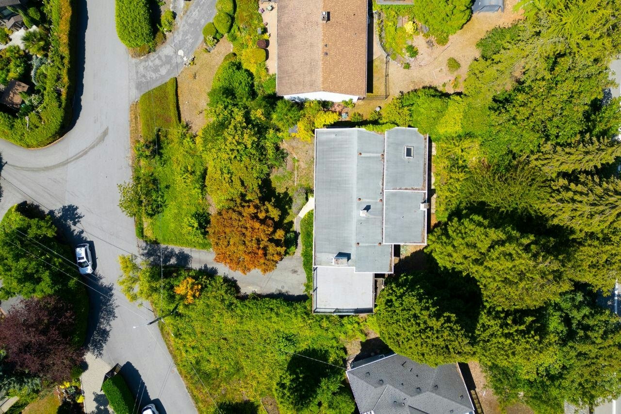 1241 Nepal Crescent, West Vancouver, BC, V7T 2H4 - 34