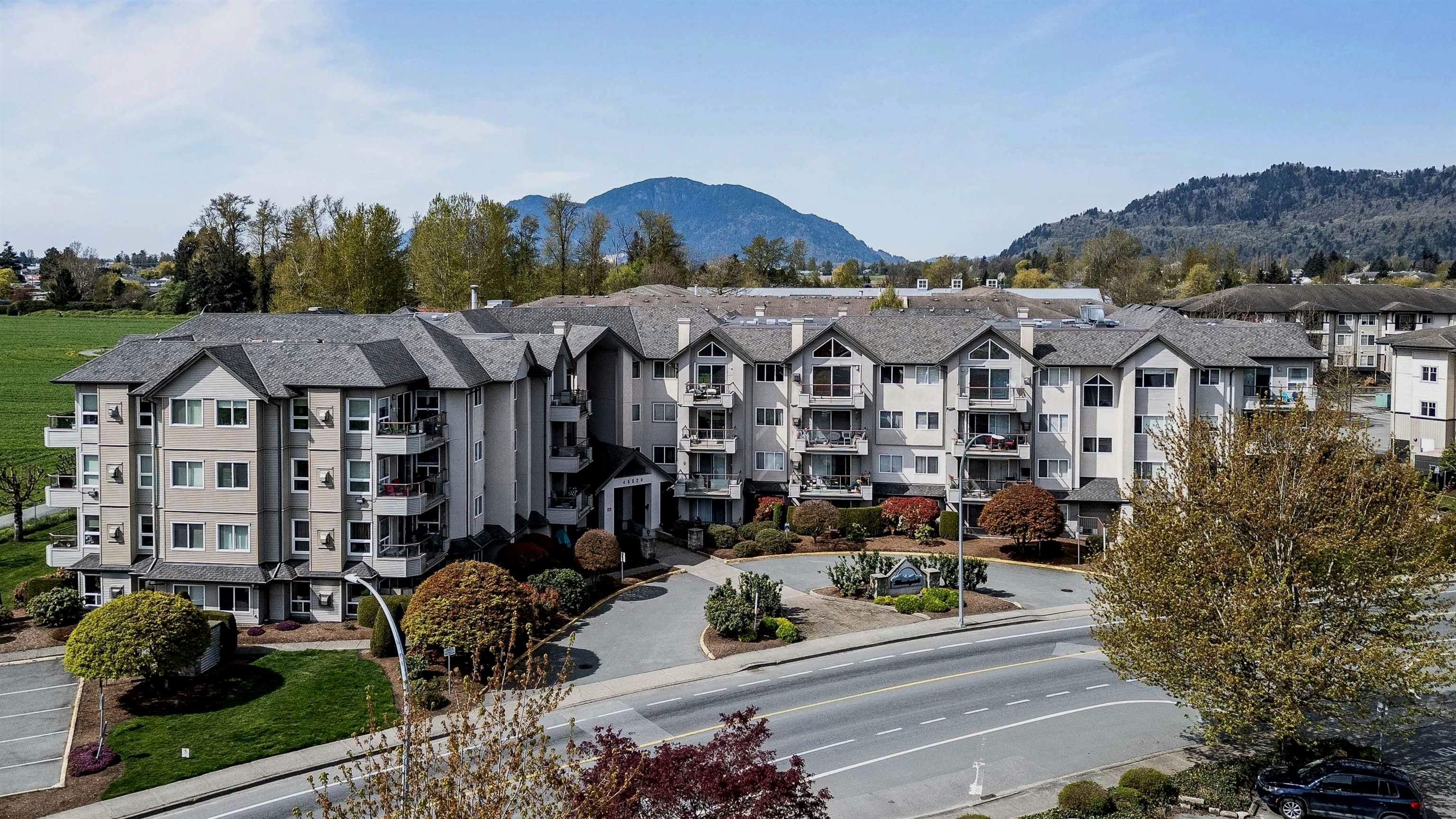 304-45520 Knight Road, Chilliwack, BC, V2R 3Z2