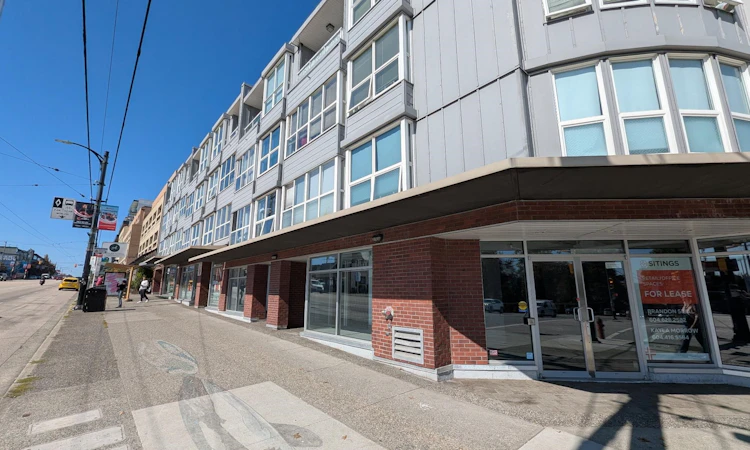 210-2891 E Hastings Street