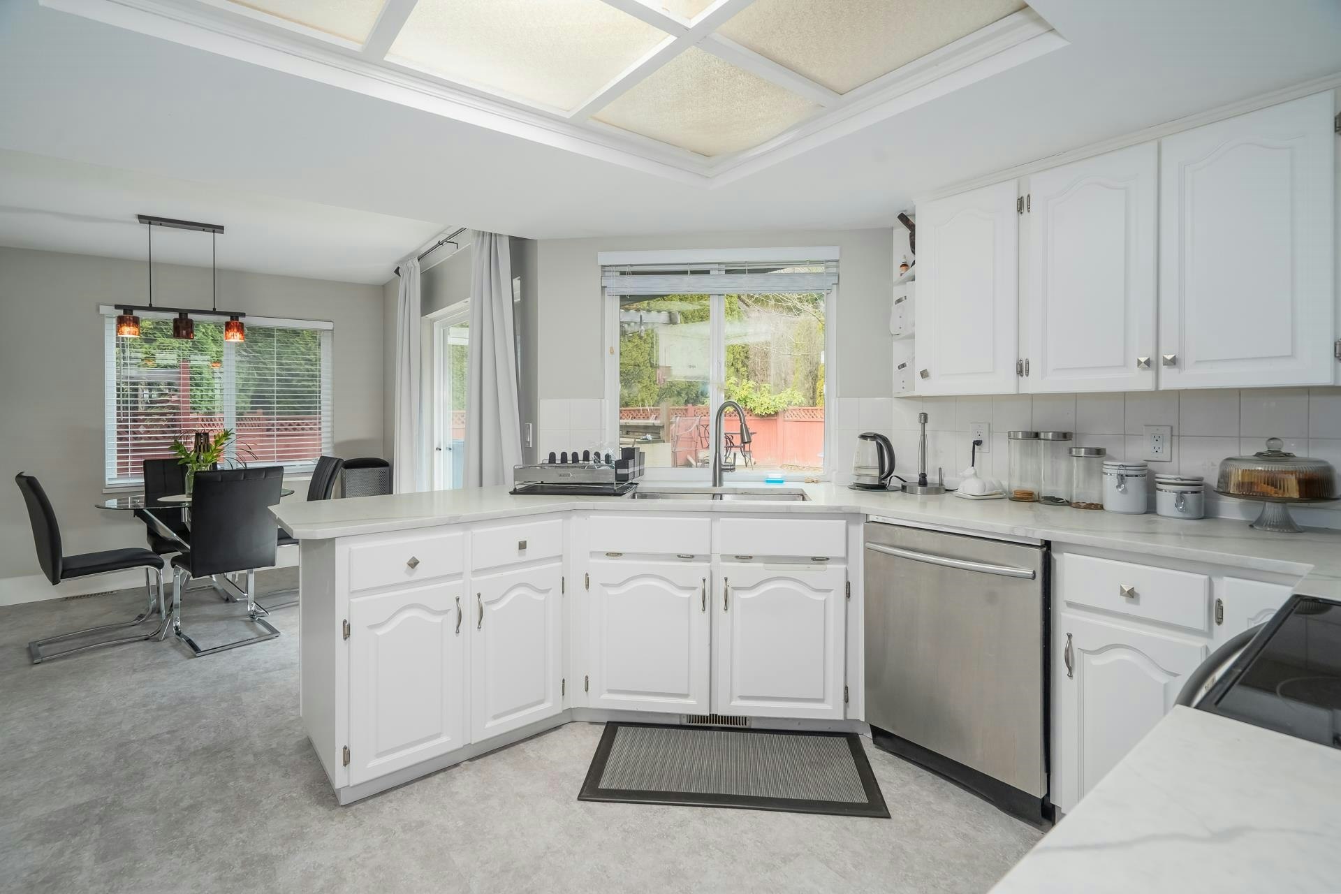 2237 Mountain Drive, Abbotsford, BC, V3G 1E3 - 12