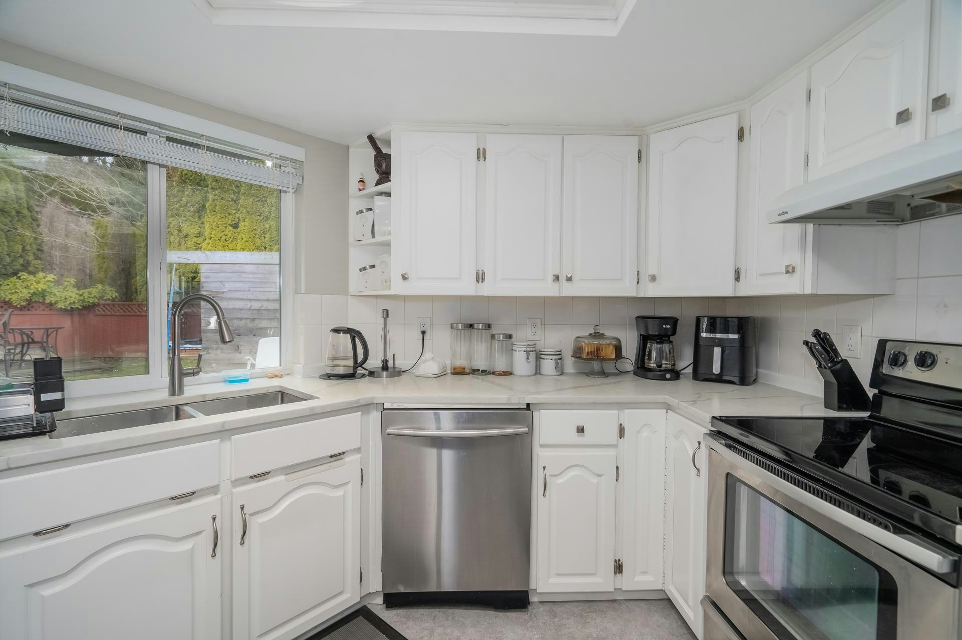 2237 Mountain Drive, Abbotsford, BC, V3G 1E3 - 11