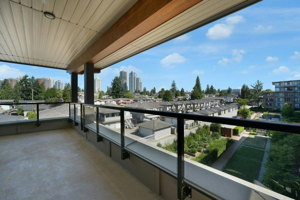 421-7588 16th Street, Burnaby, BC, V3N 0H8