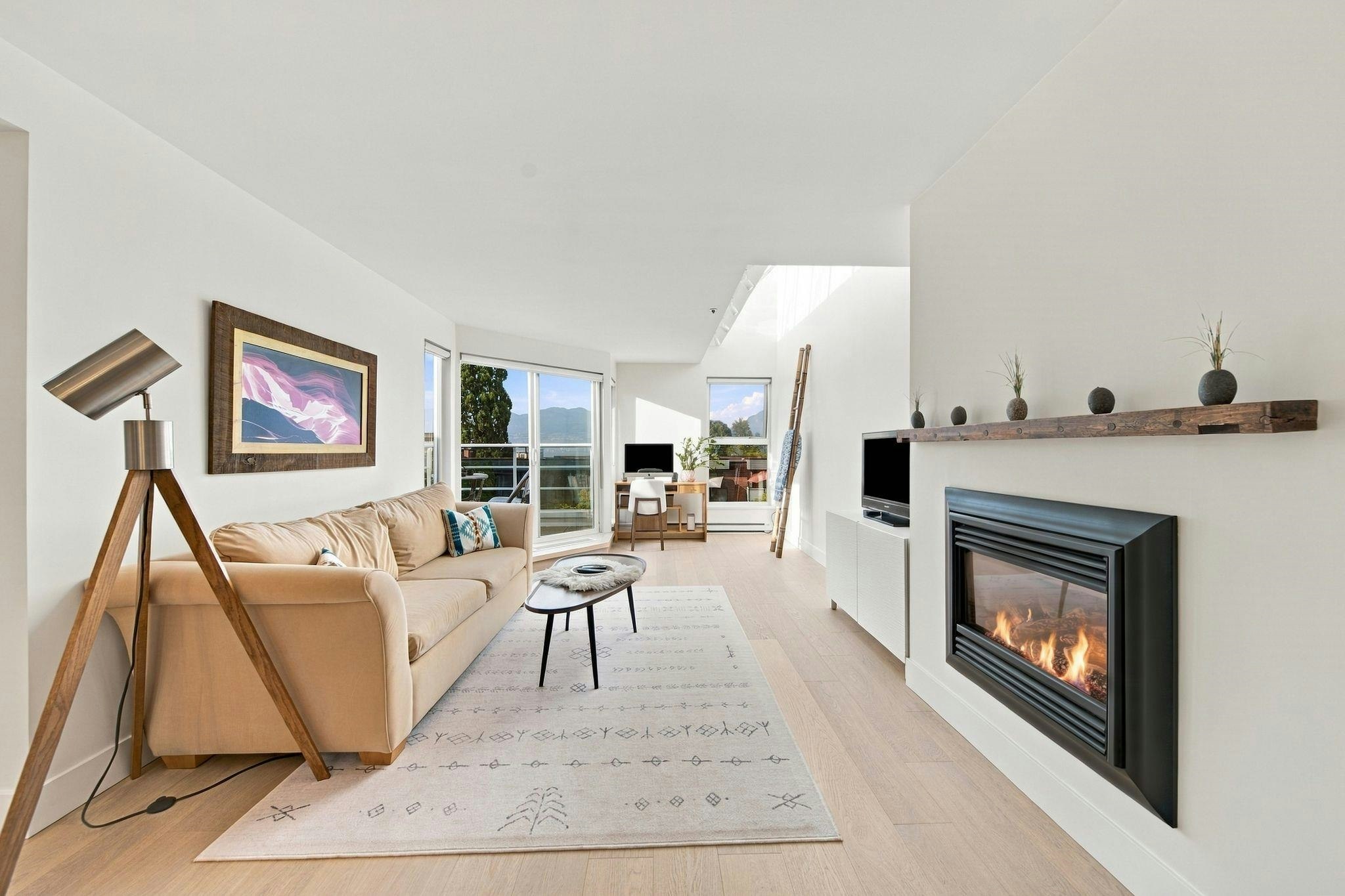 2240 York Avenue - 5
