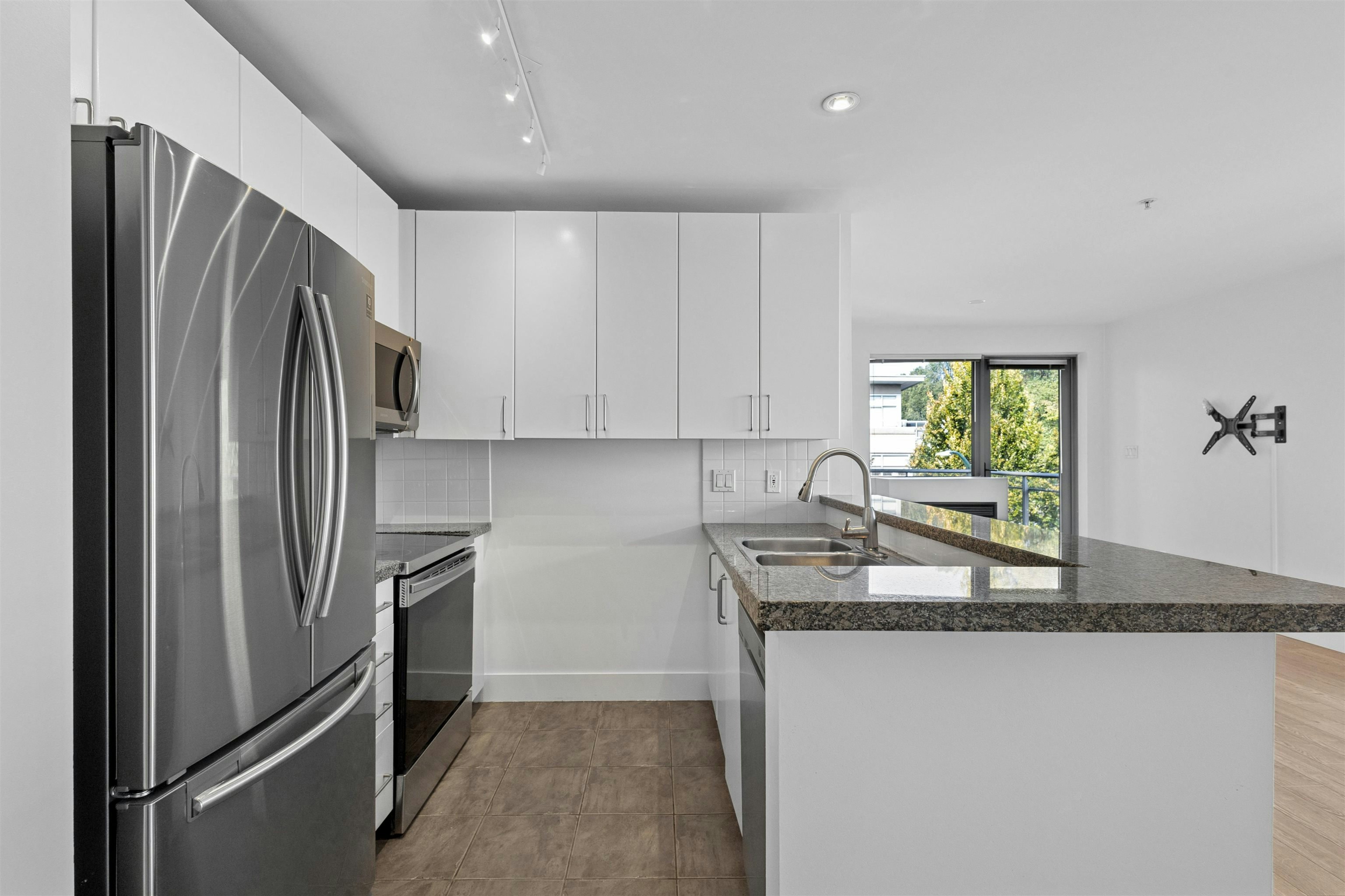 307-2680 Arbutus Street, Vancouver, BC, V6J 5L8 - 20