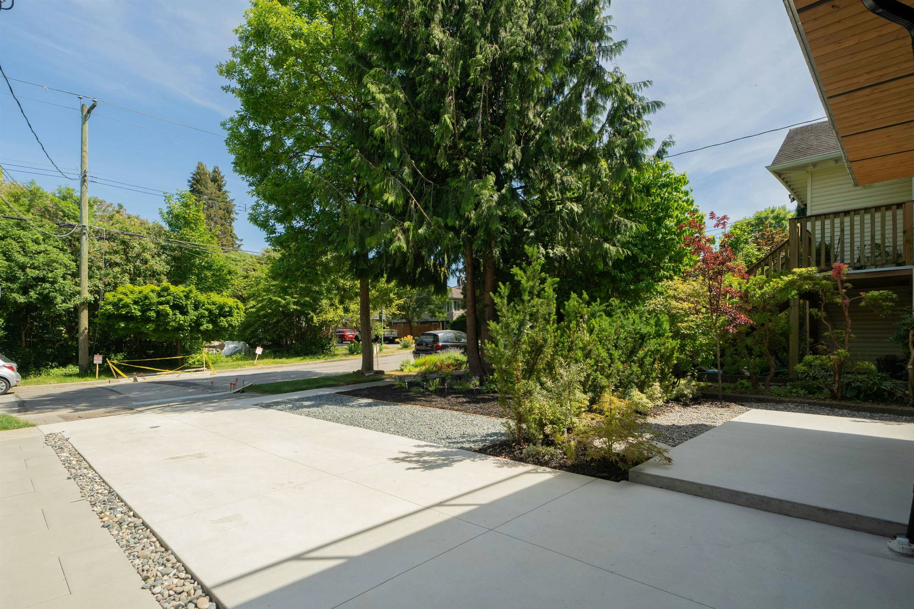 1-4161 Windsor Street - 4
