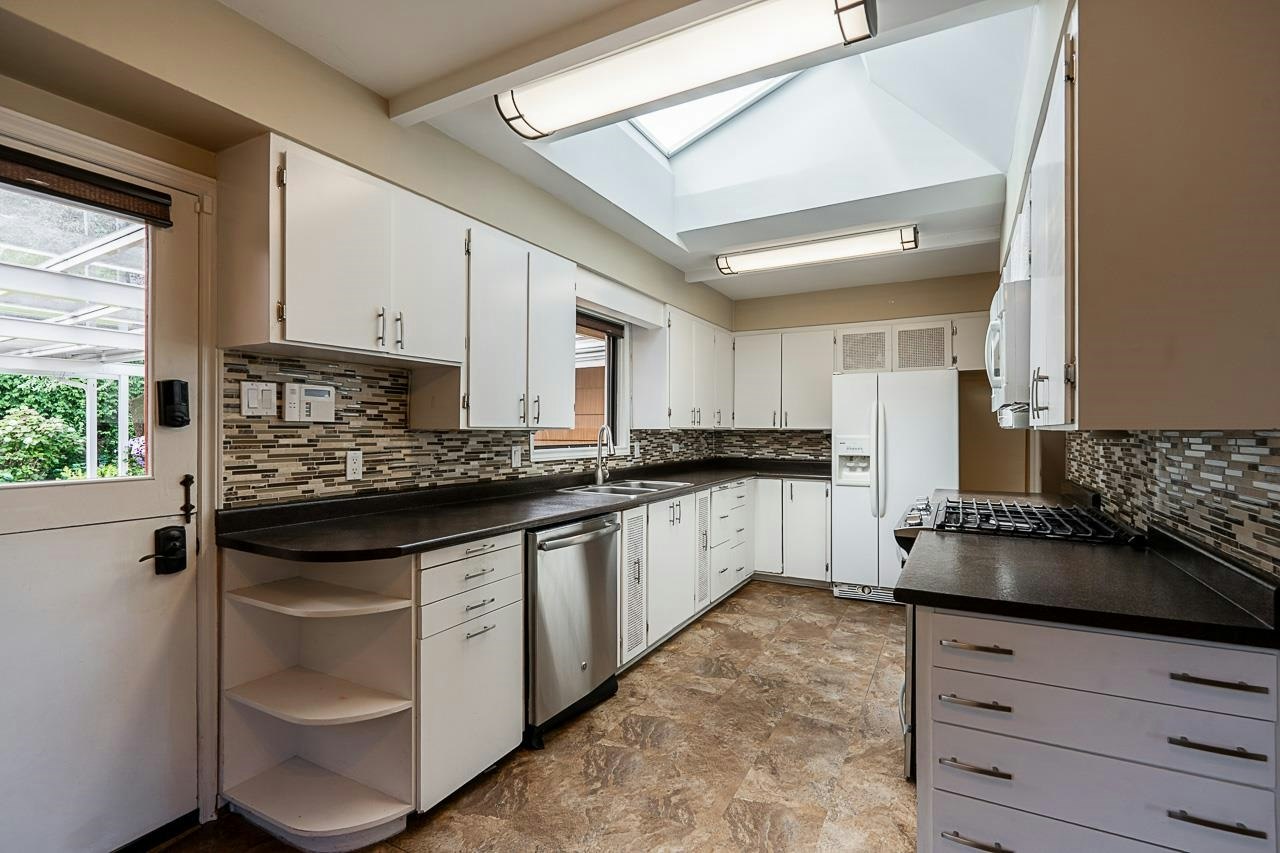 3896 Elmwood Street, Burnaby, BC, V5G 1S1 - 8