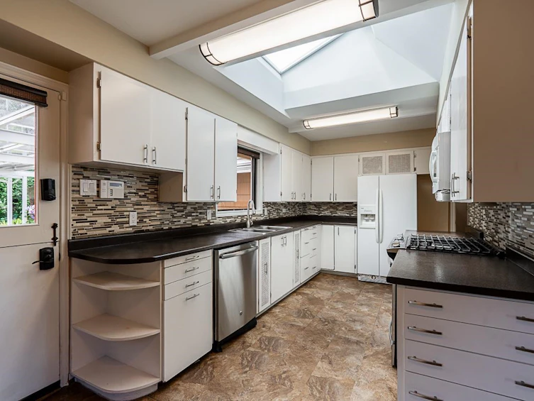 3896 Elmwood Street, Burnaby, BC, V5G 1S1 - 8