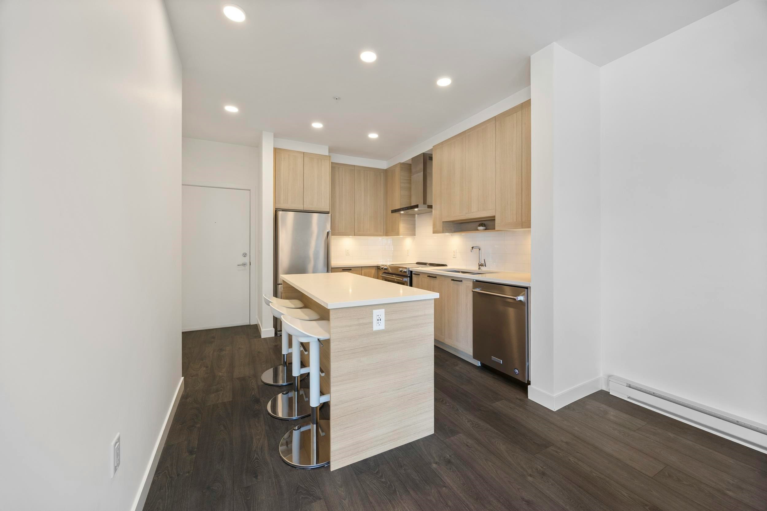 601-7133 14th Avenue, Burnaby, BC, V3N 0H5 - 7