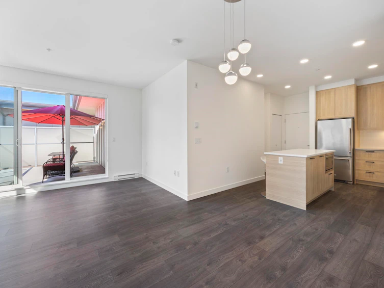 601-7133 14th Avenue, Burnaby, BC, V3N 0H5 - 14