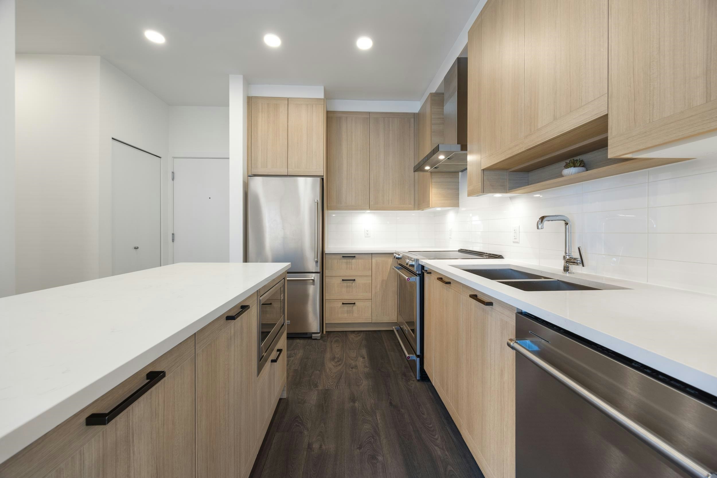 601-7133 14th Avenue, Burnaby, BC, V3N 0H5 - 9