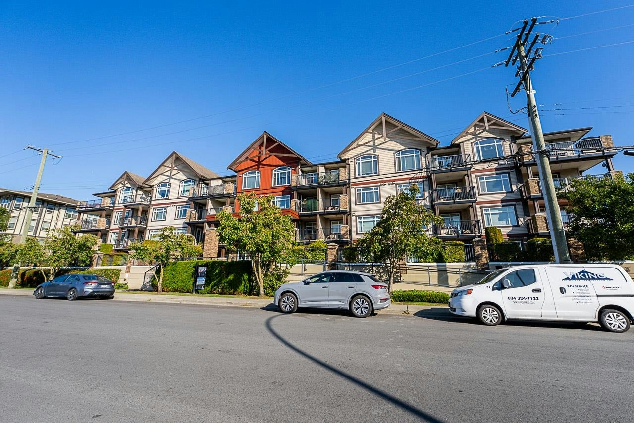407-19939 55a Avenue, Langley, BC, V3A 3X4