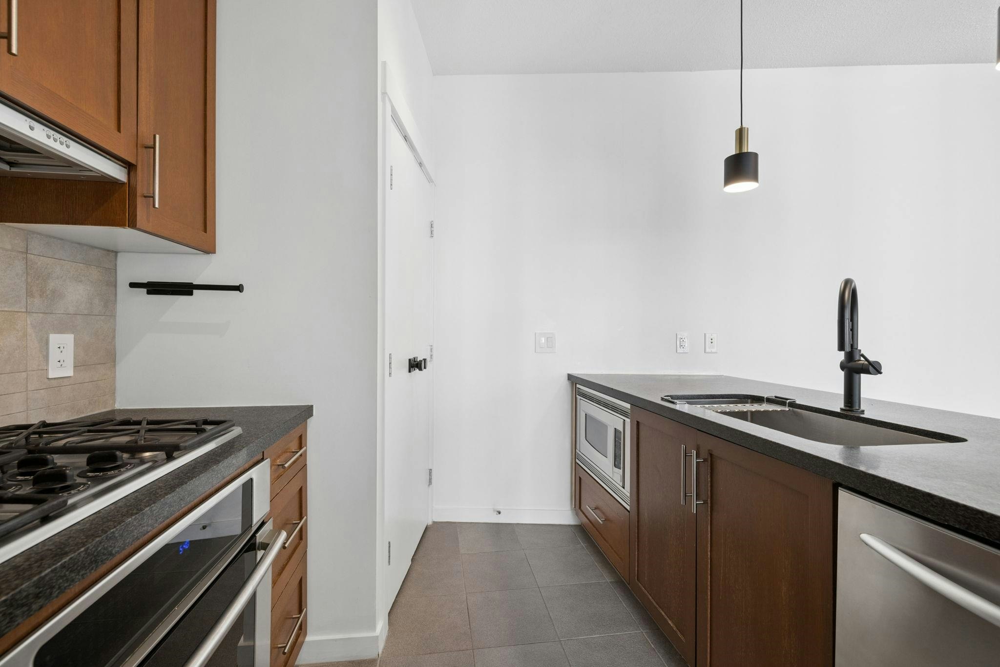 2007-1189 Melville Street, Vancouver, BC, V6E 4T8 - 16