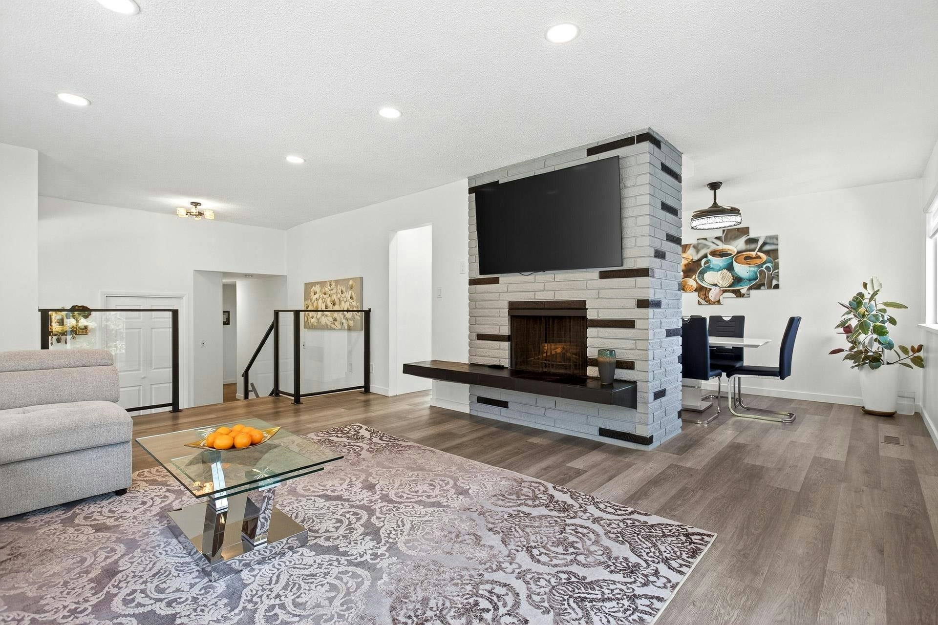 11906 100 Avenue, Surrey, BC, V3V 2W1 - 12