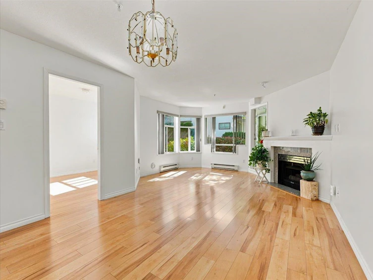207-3638 Rae Avenue, Vancouver, BC, V5R 2P5 - 2