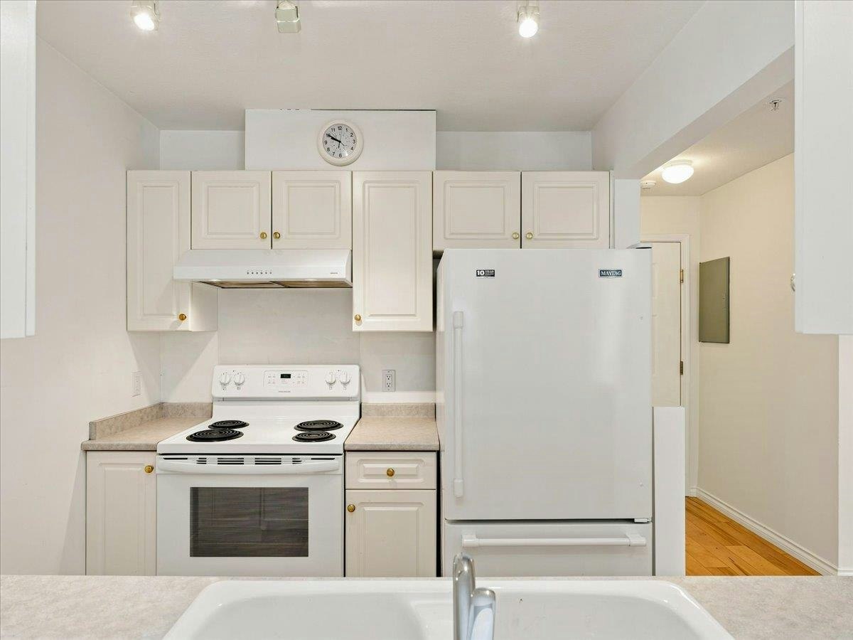 207-3638 Rae Avenue, Vancouver, BC, V5R 2P5 - 9