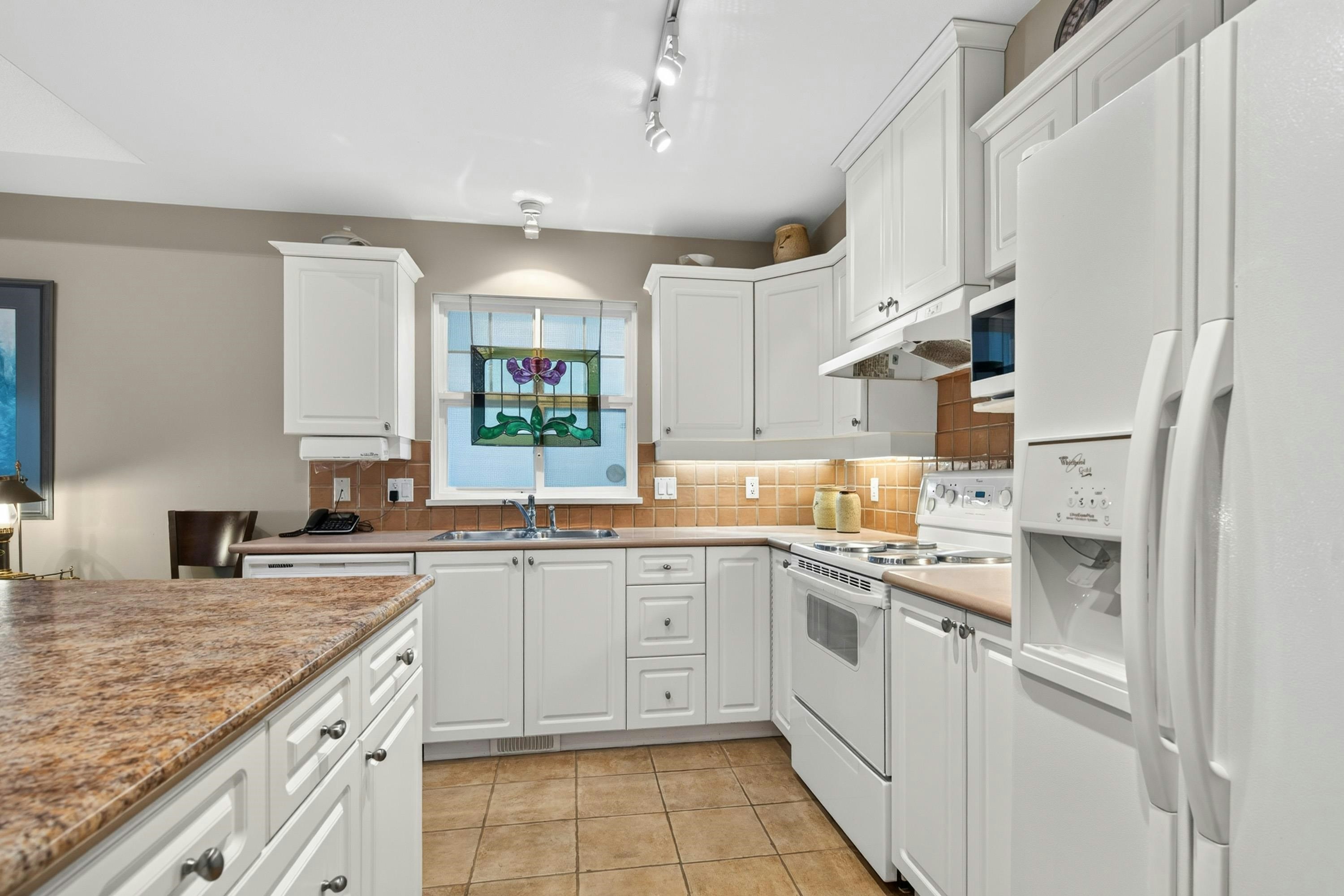 96-15500 Rosemary Heights Crescent, Surrey, BC, V3Z 0K1 - 14