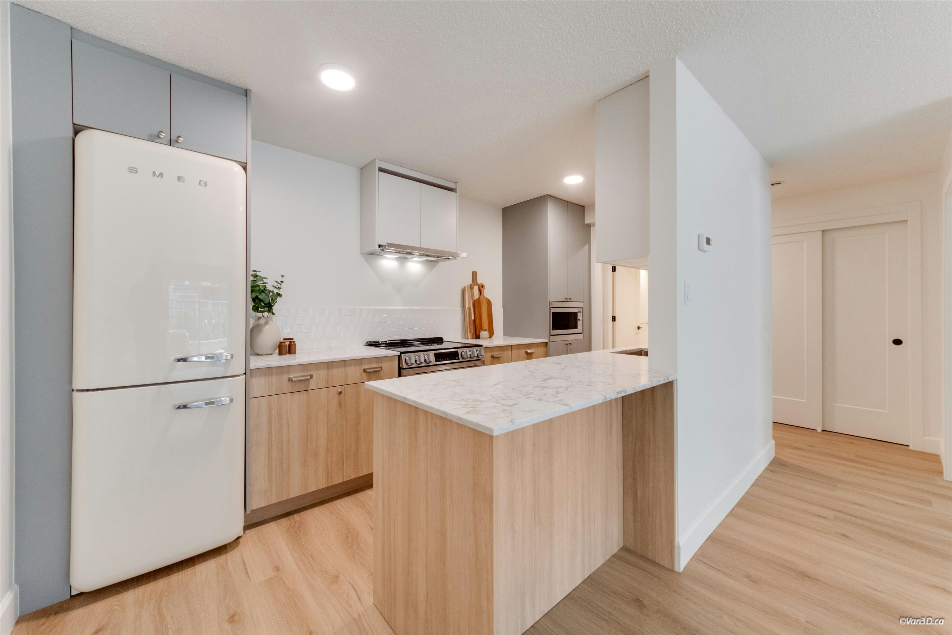 102-270 W 3rd Street, North Vancouver, BC, V7M 1G1