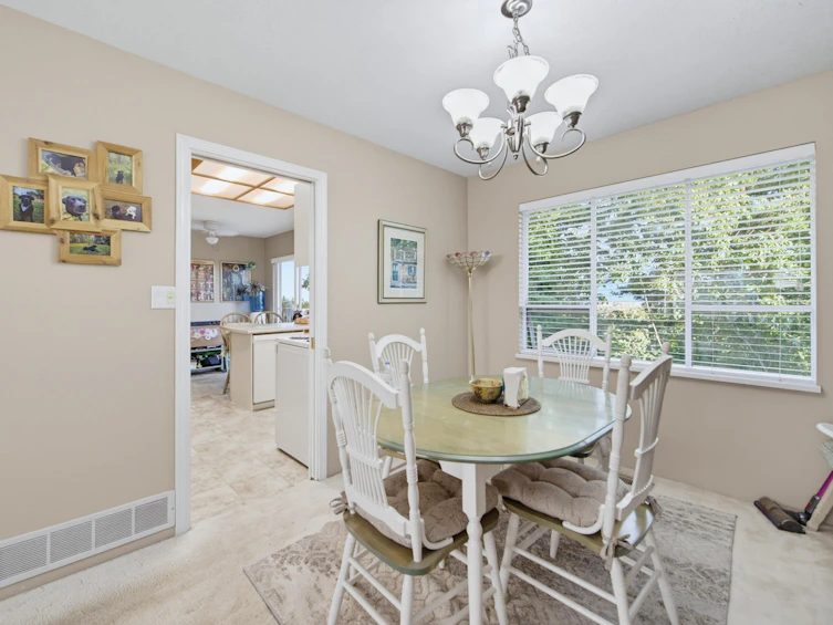 36042 Southridge Place, Abbotsford, BC, V3G 1E2 - 8