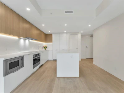 1902-13318 104 Avenue - 4