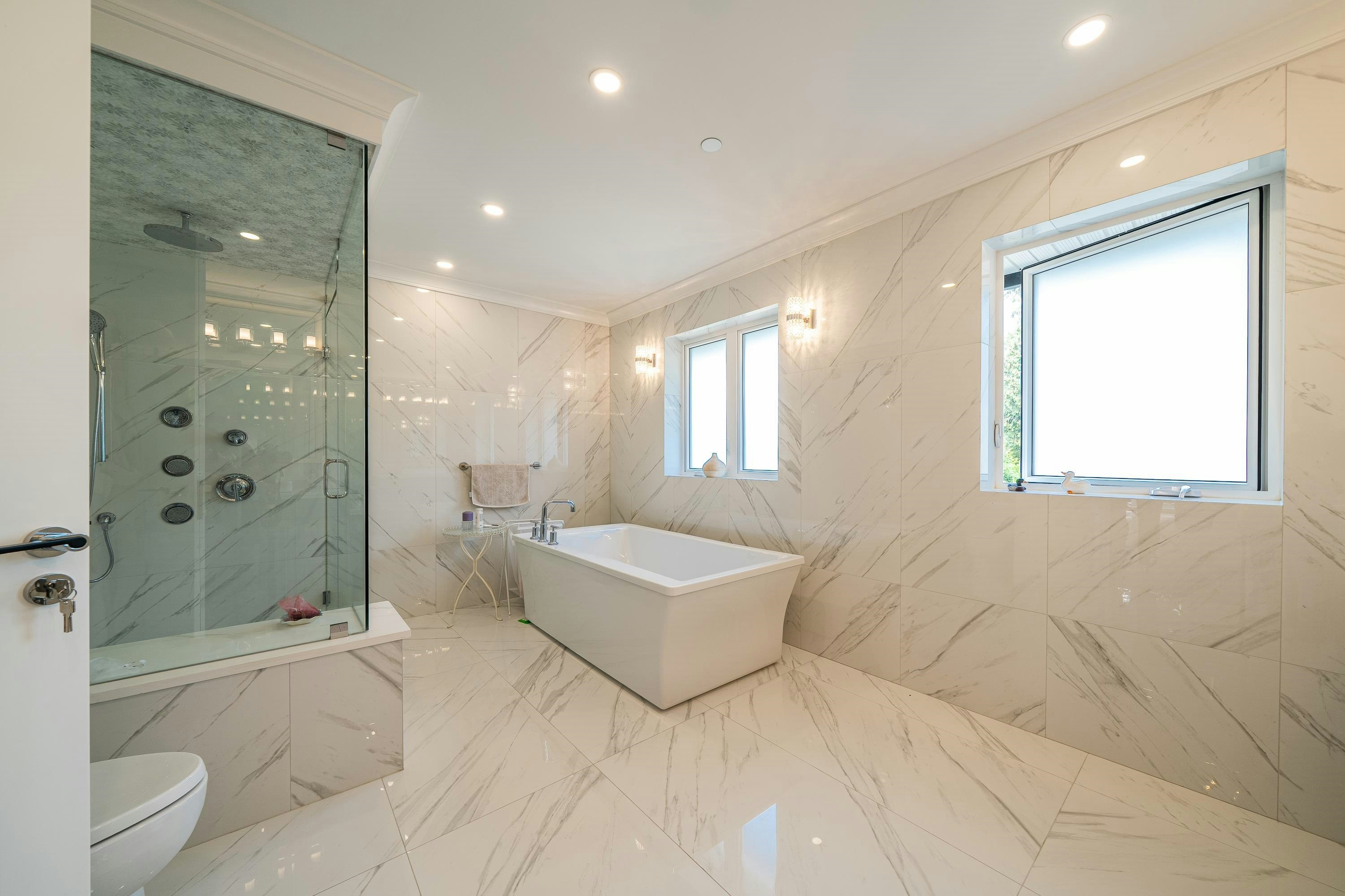 1048 Handsworth Road, North Vancouver, BC, V7R 2A6 - 36