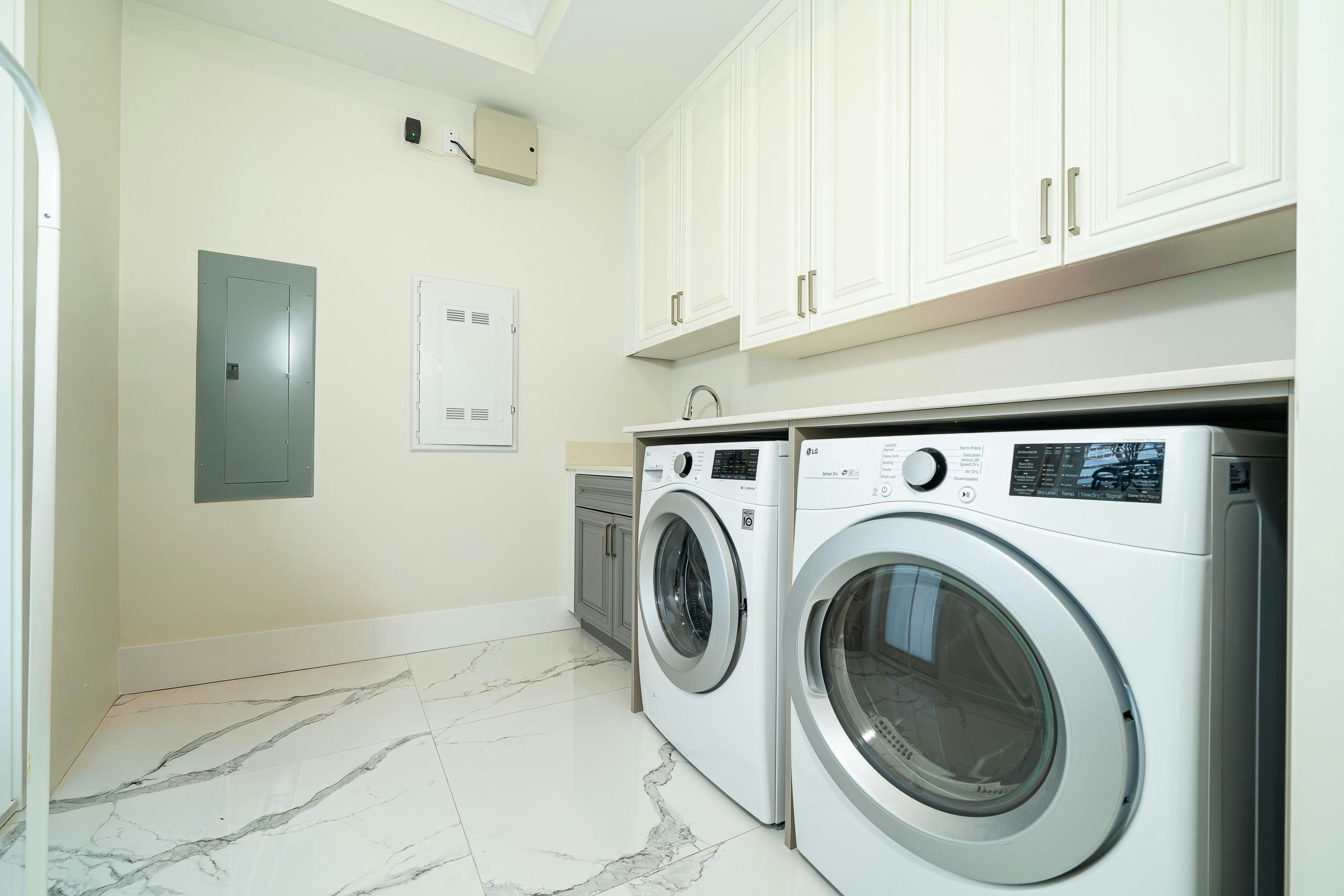 1048 Handsworth Road, North Vancouver, BC, V7R 2A6 - 30
