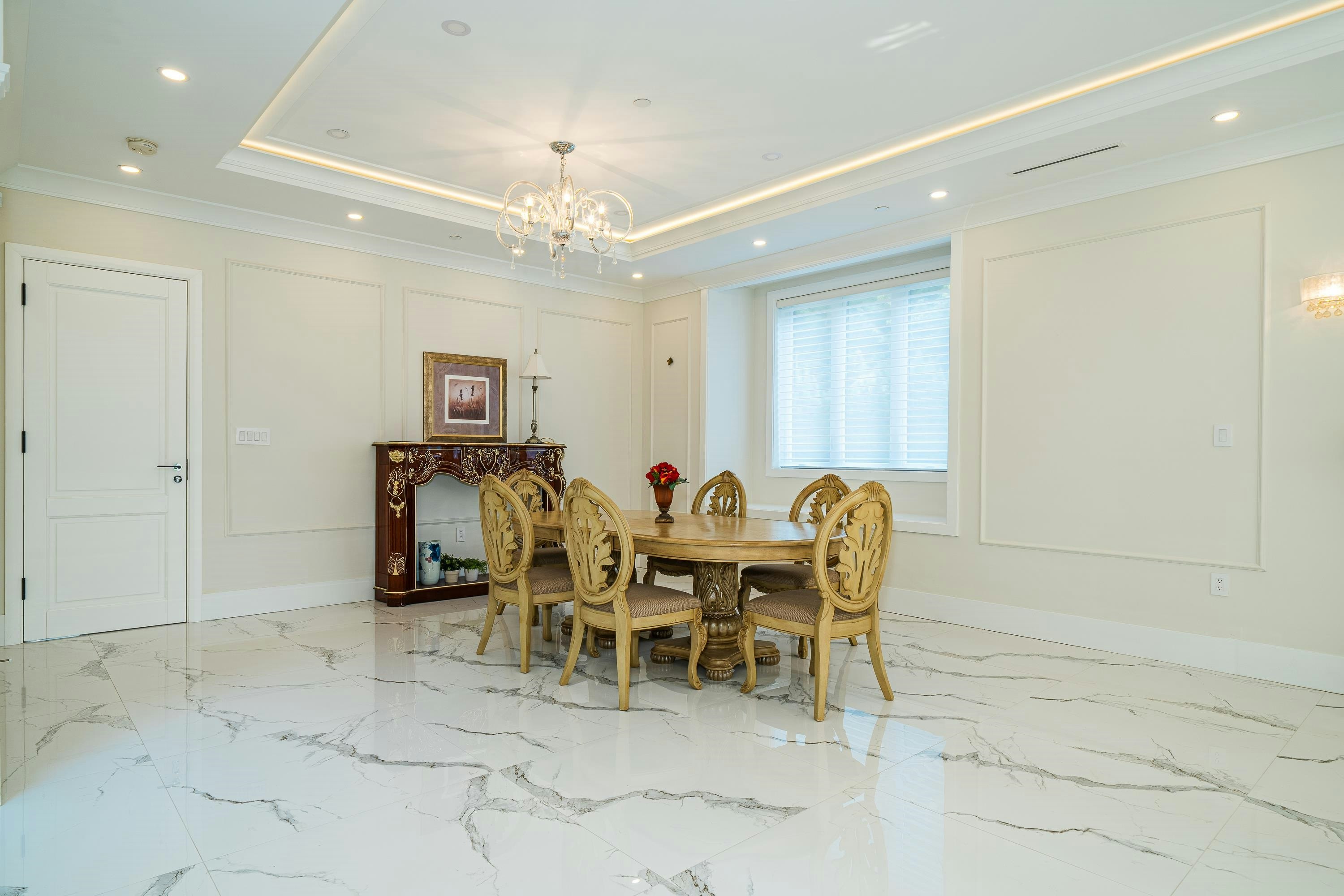 1048 Handsworth Road, North Vancouver, BC, V7R 2A6 - 11