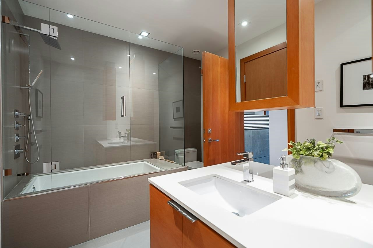 7317 Barnet Road, Burnaby, BC, V5A 1E5 - 20