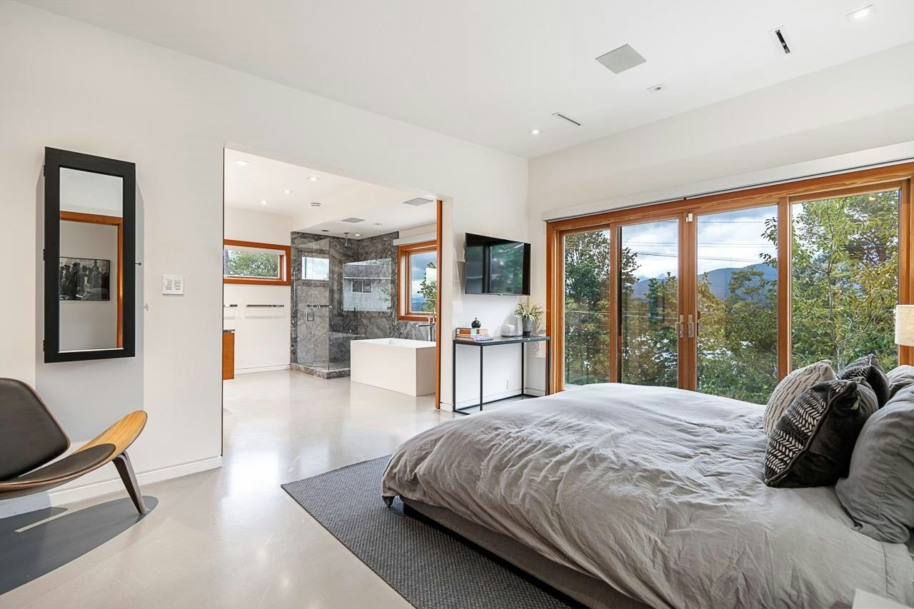 7317 Barnet Road, Burnaby, BC, V5A 1E5 - 13