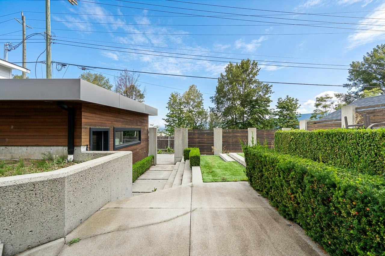 7317 Barnet Road, Burnaby, BC, V5A 1E5 - 31