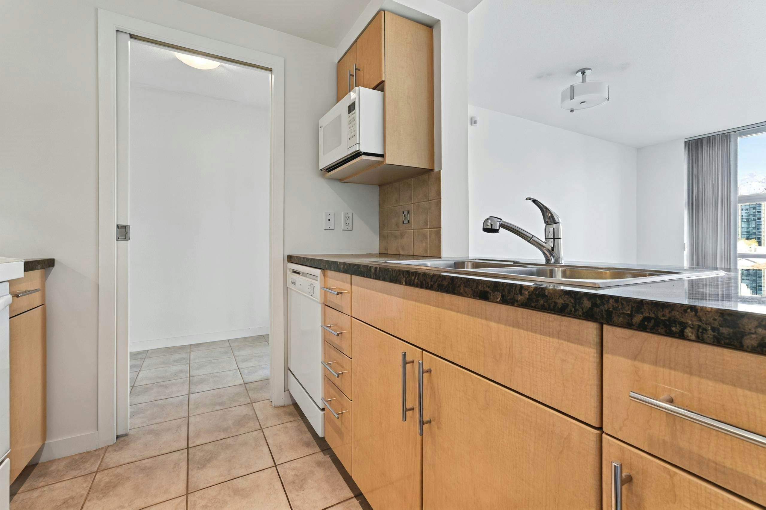 1005-193 Aquarius Mews, Vancouver, BC, V6Z 2Y3 - 21