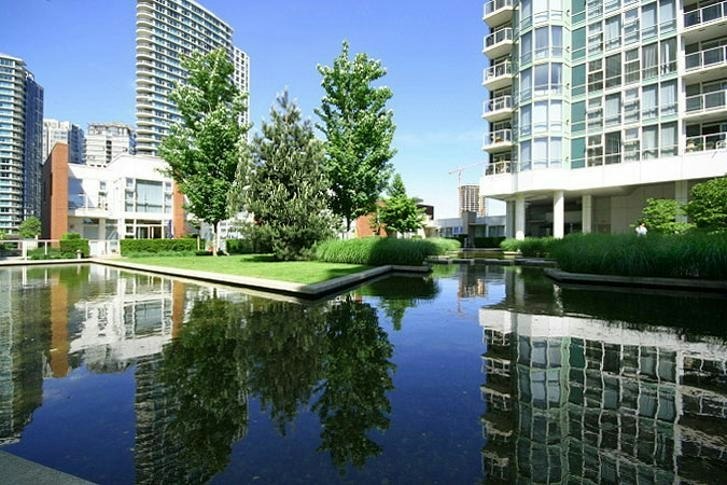 1005-193 Aquarius Mews, Vancouver, BC, V6Z 2Y3 - 4