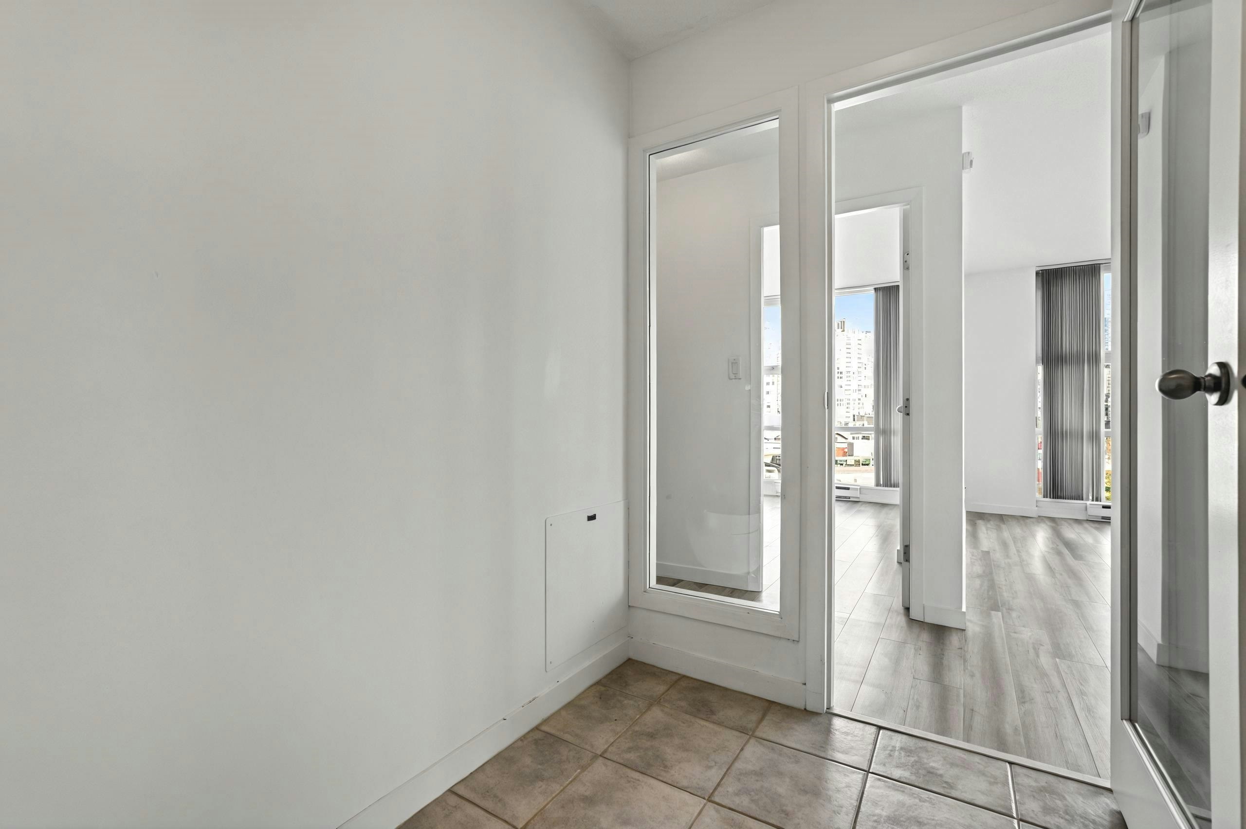 1005-193 Aquarius Mews, Vancouver, BC, V6Z 2Y3 - 25