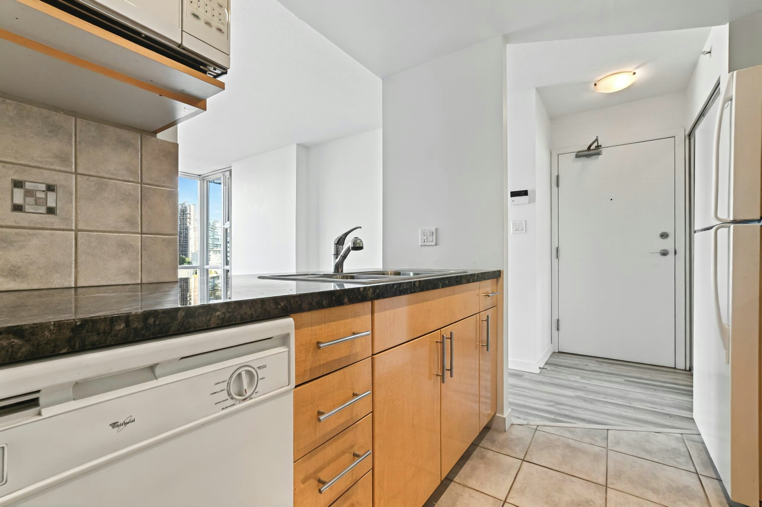 1005-193 Aquarius Mews, Vancouver, BC, V6Z 2Y3 - 22