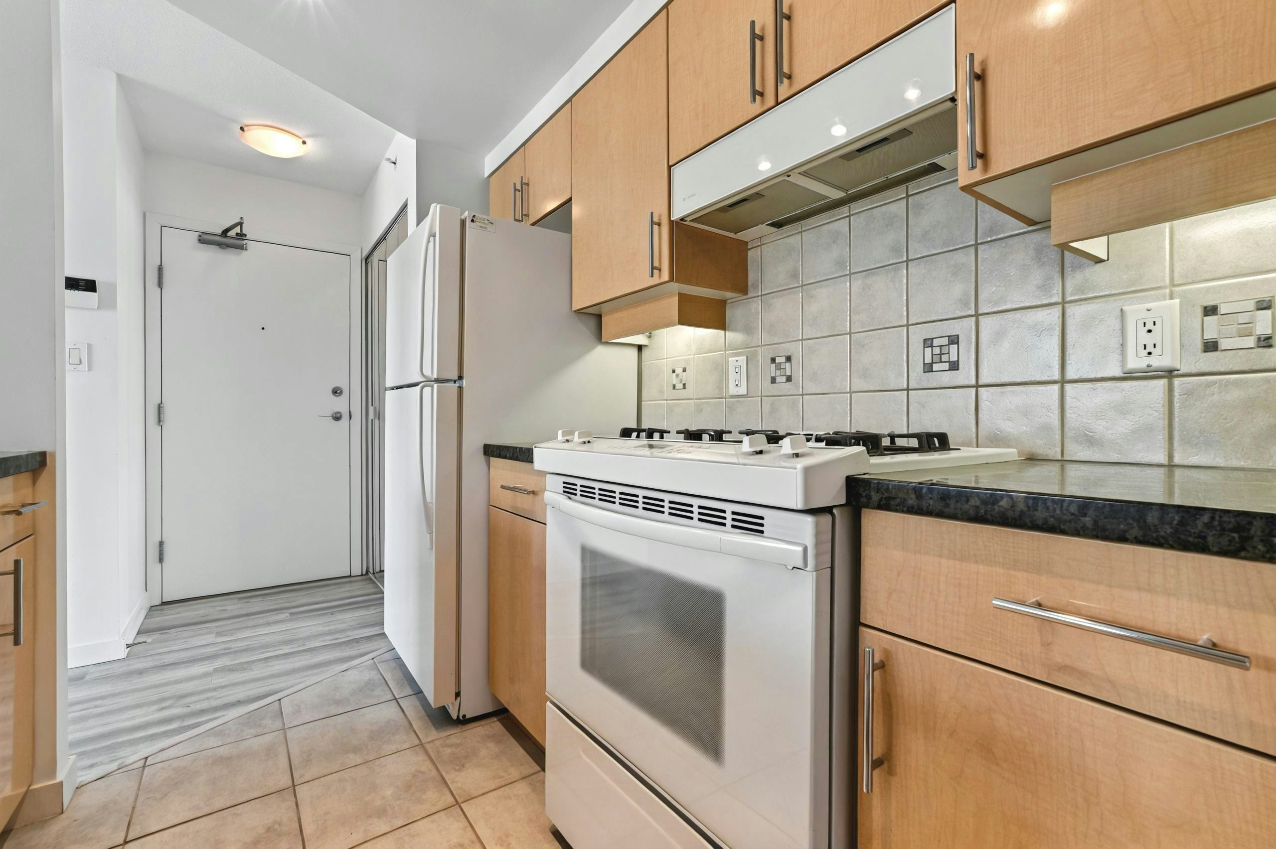 1005-193 Aquarius Mews, Vancouver, BC, V6Z 2Y3 - 23