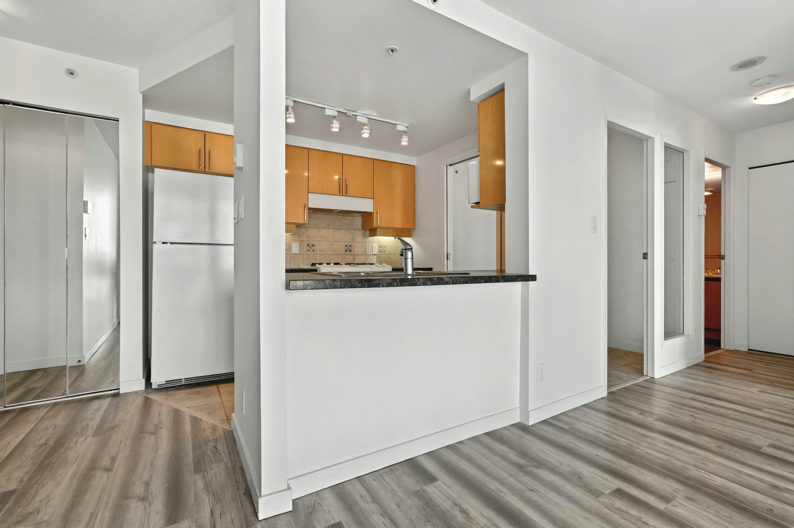 1005-193 Aquarius Mews, Vancouver, BC, V6Z 2Y3 - 19